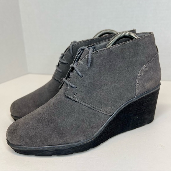 Clarks Collection Womens Hazen Charm Grey Suede Wedge Ankle Booties Sz 7M XLNT! - Picture 1 of 13